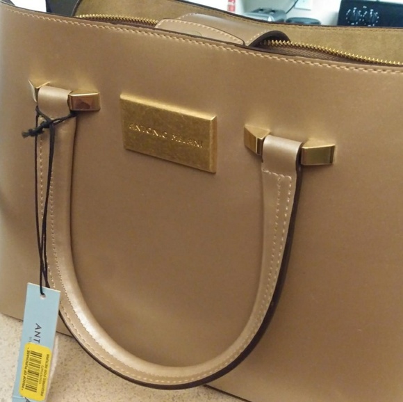 New Antonio Melani Designer Handbag / Tote - Picture 2 of 8